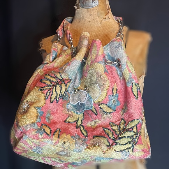 Leko London Handbag With Cinching Chain Handle. Beaded Floral Design - Picture 2 of 5